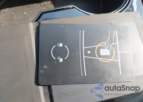 2020 Tesla Model Y Long Range Dual Motor All-Wheel Drive z USA, uszkodzony, nr VIN 5YJYGDEE5LF046424